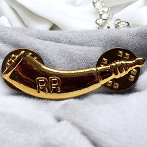 Royal Rangers Powder Horn Merit Award Lapel Pin RR Gold Tone